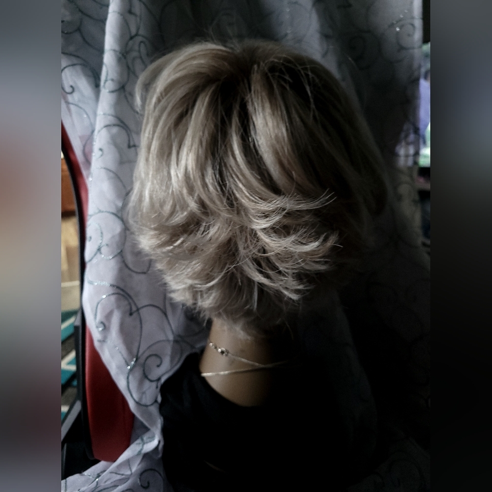 Ellen Wille Wig In Platinum Blonde Rooted - Picture 12 of 16